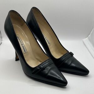 Manolo Blahnik Black Pointed Toe Heels